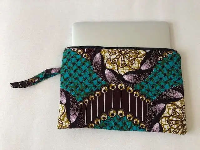 Große bunte Laptoptasche mit Reißverschluss und Tragegriff