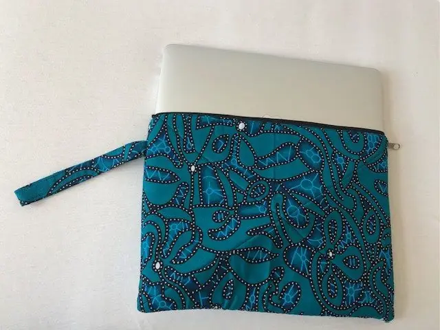 Kleine bunte Laptoptasche mit Reißverschluss und Tragegriff